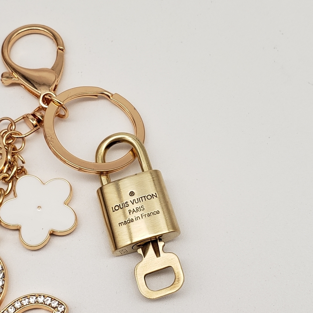 Authentic Louis Vuitton Gold Padlock W/ Unbranded Clover Flower Bag Charm 100525 - Picture 6 of 11
